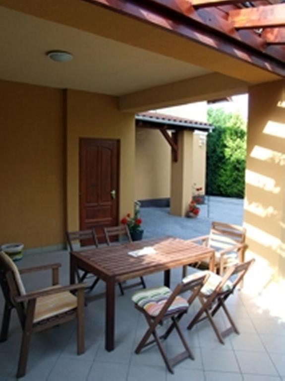 Ilona Apartmanház Komárom Camera foto