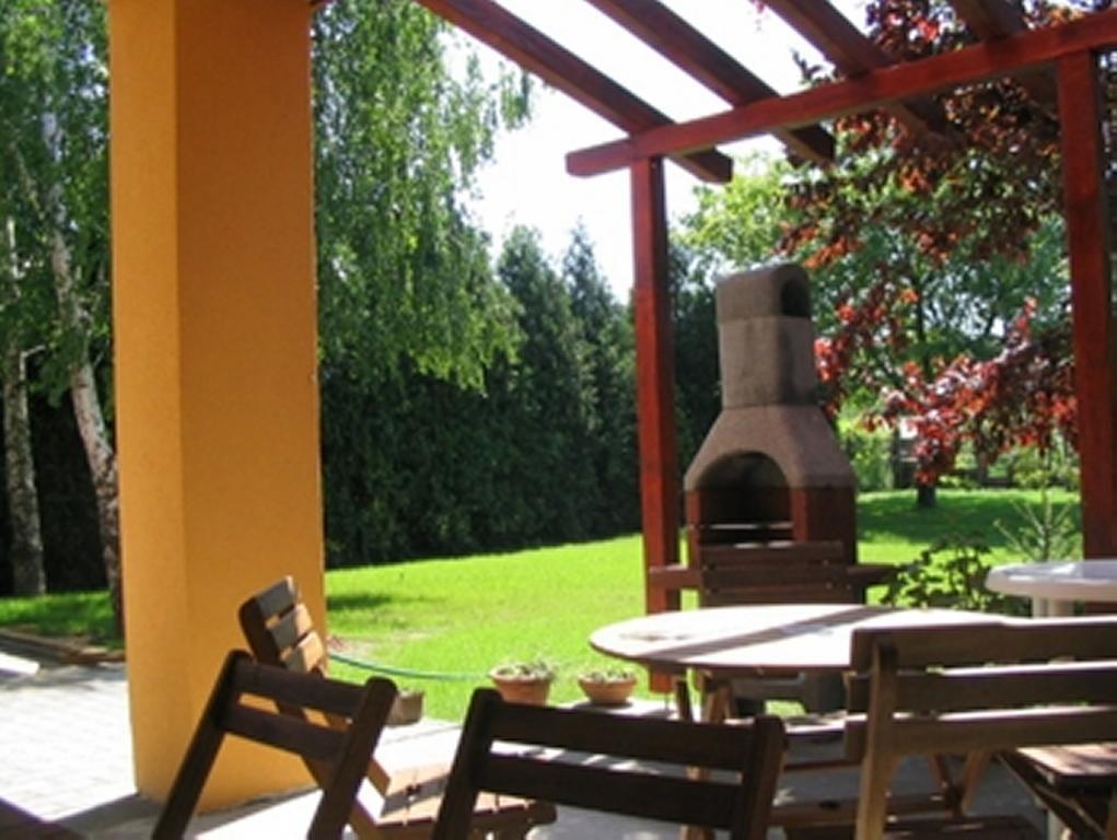 Ilona Apartmanház Komárom Esterno foto