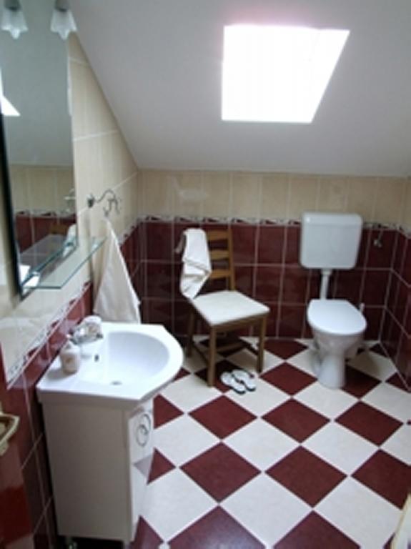 Ilona Apartmanház Komárom Camera foto