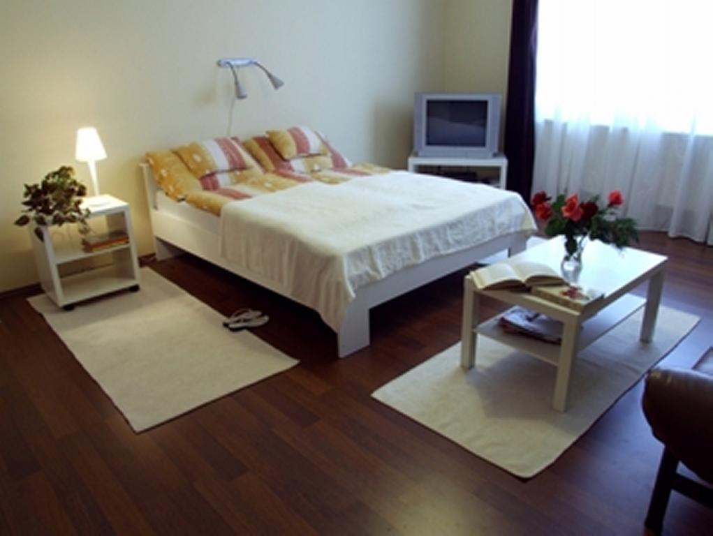 Ilona Apartmanház Komárom Camera foto